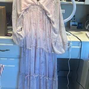 Elegant Floral Maxi Dress in Soft Pink